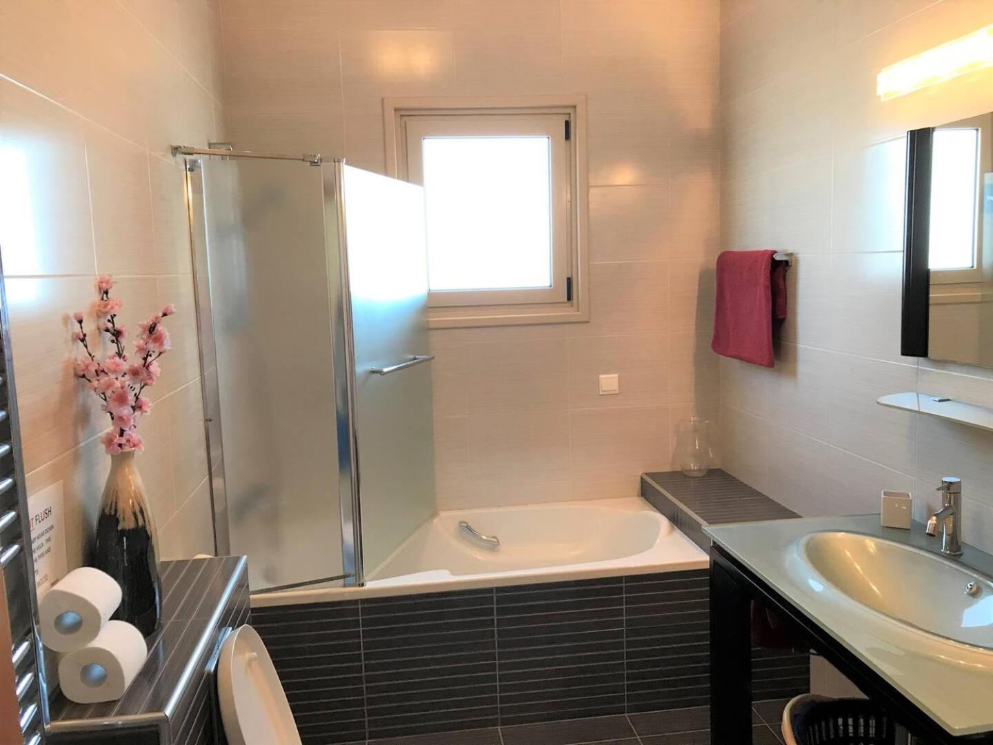 Orchard Blossom Private Villa With Pool Phrenaros 외부 사진